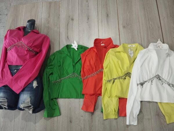 Blusa con cadena